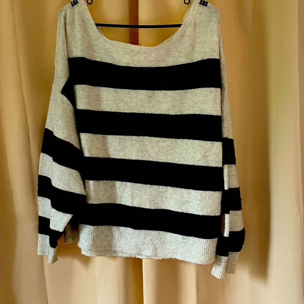 American Eagle Outfitters Black and Gray Striped Sweater